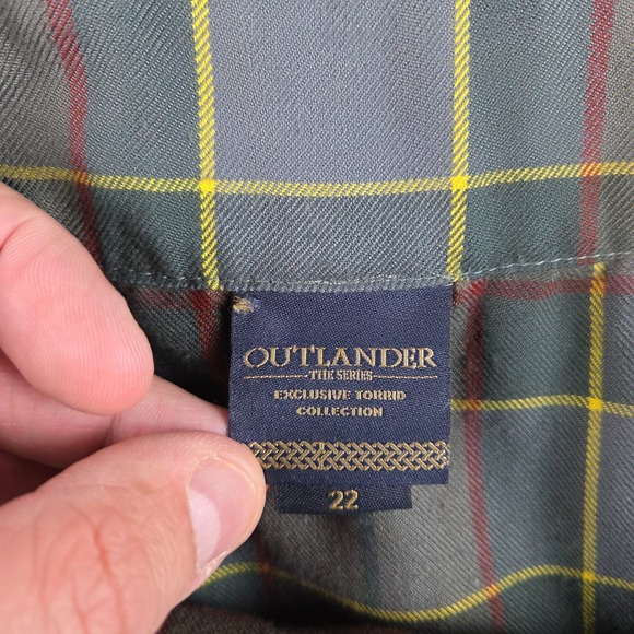 Outlander x Torrid Skirt Women 22 Gray Tartan Plaid Pleated Pockets Metal Button - Picture 7 of 8